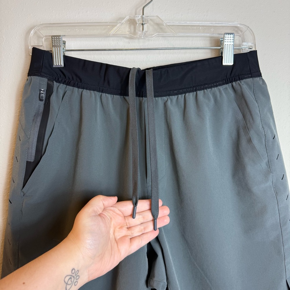 Ten Thousand Men’s Medium The Interval Short Gray Unlined 7” Inseam - Picture 3 of 6